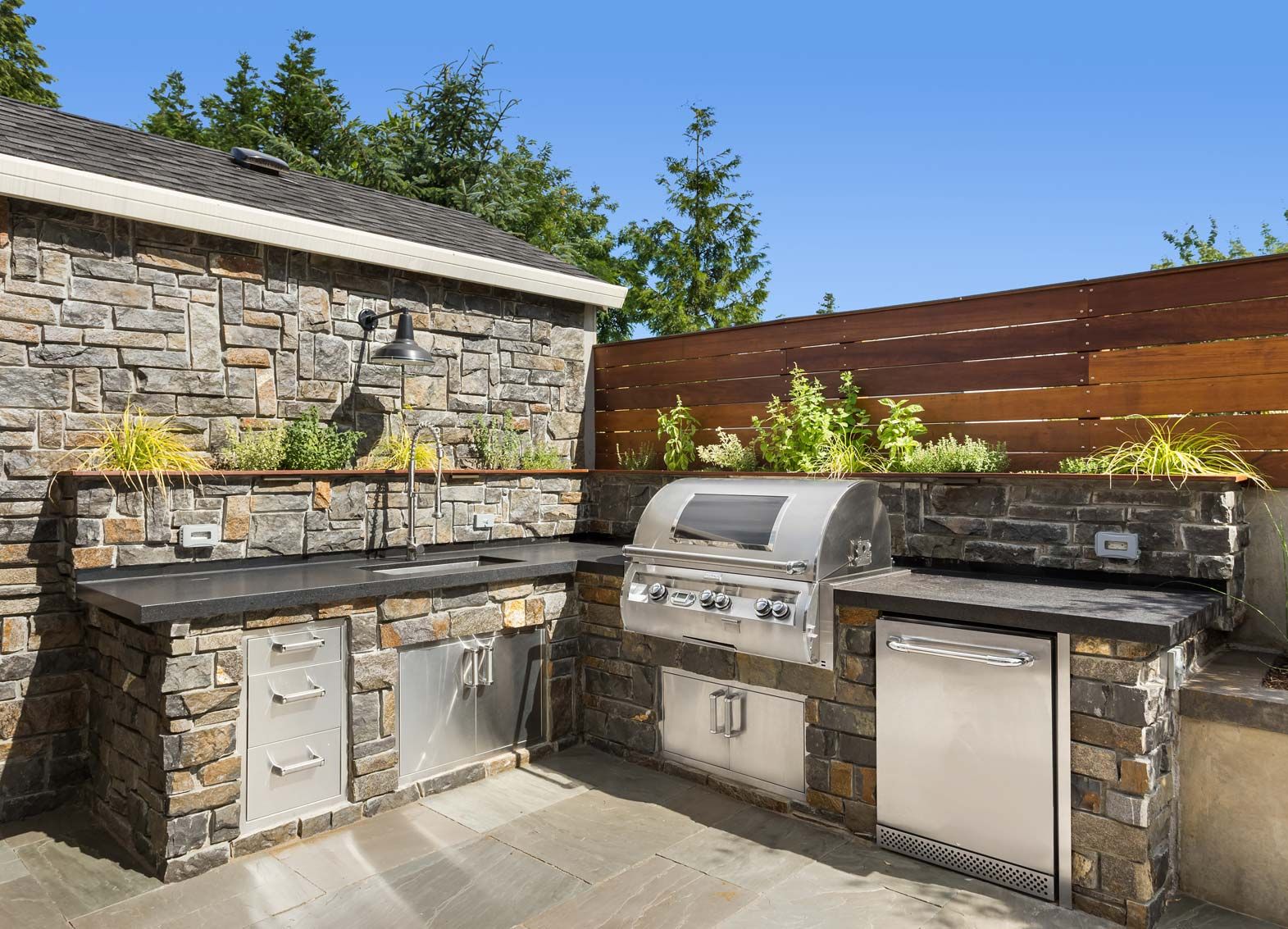Outdoor kitchen and stonework